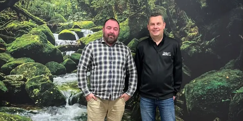 Med over 35 års erfaring er Ja Skilter AS en ledende aktør innen industriell merking, skiltproduksjon og visuell kommunikasjon. For å sikre en moderne og effektiv drift har de valgt Mobit Sandefjord og Tønsberg som totalleverandør av IT- og kommunikasjonsløsninger.